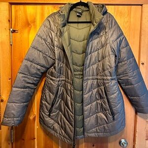 Women’s The North Face heathered olive green coat. XL.